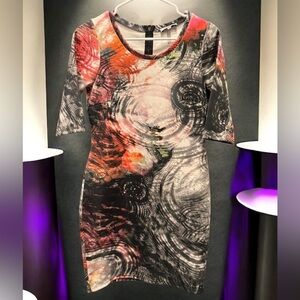 Kelly brook Abstract Patterned Dress size 6 pit to pit 17in length 34in